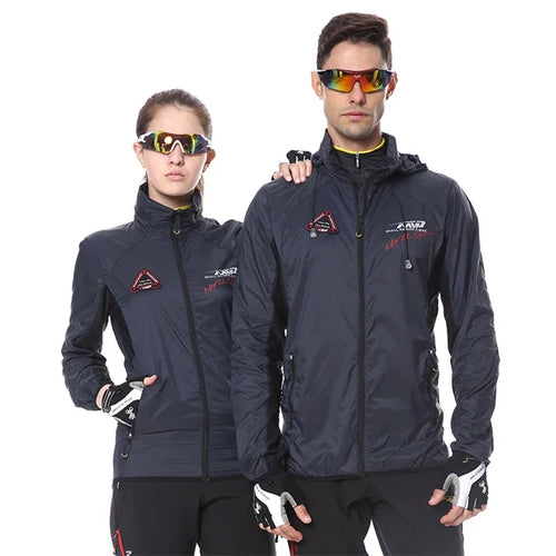 Reflective waterproof cycling jacket in black