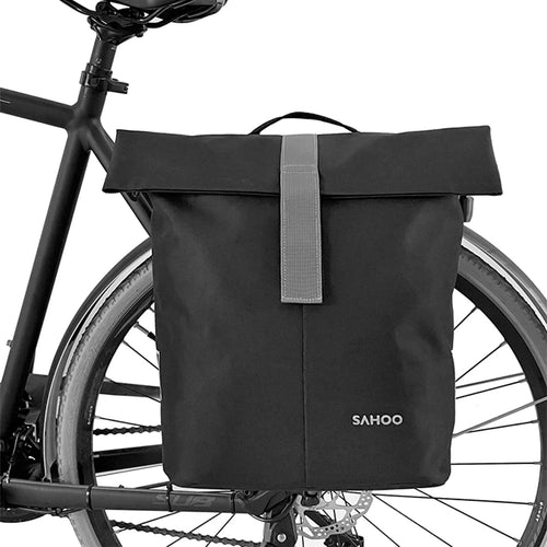 Waterproof rear rack bag in black